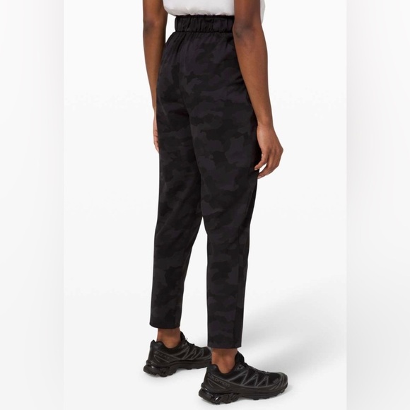 Lululemon Keep Moving Pant High-Rise Camo Deep Coal Multi Drawcord Size 6 Womens - Picture 4 of 10